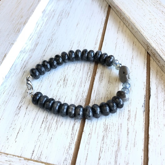 Labradorite Gemstone Bracelet - Picture 2 of 3
